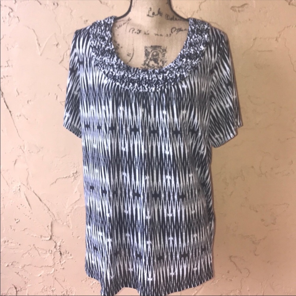 Isela Black & White Top